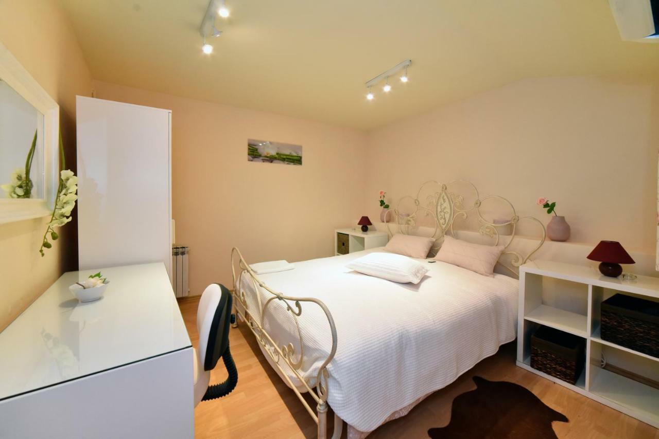 Ban Jelacic Apartment Ζάγκρεμπ Εξωτερικό φωτογραφία