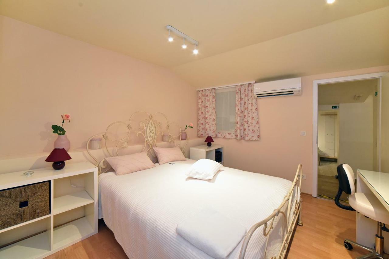 Ban Jelacic Apartment Ζάγκρεμπ Εξωτερικό φωτογραφία
